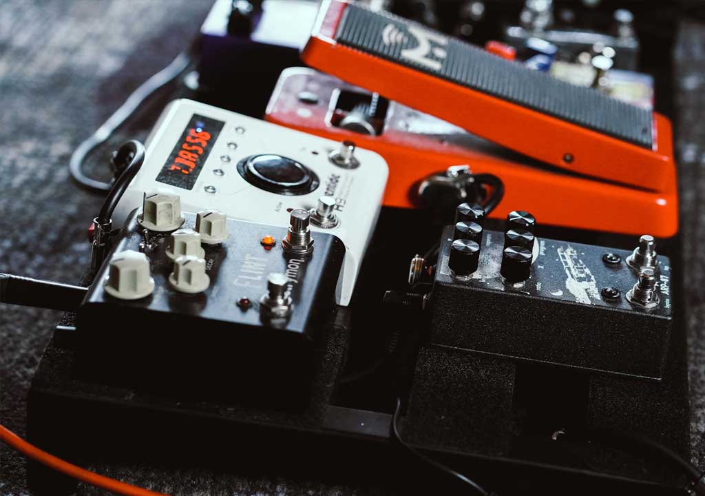 Powering Your Pedalboard: Choosing Supplies and Reducing Noise