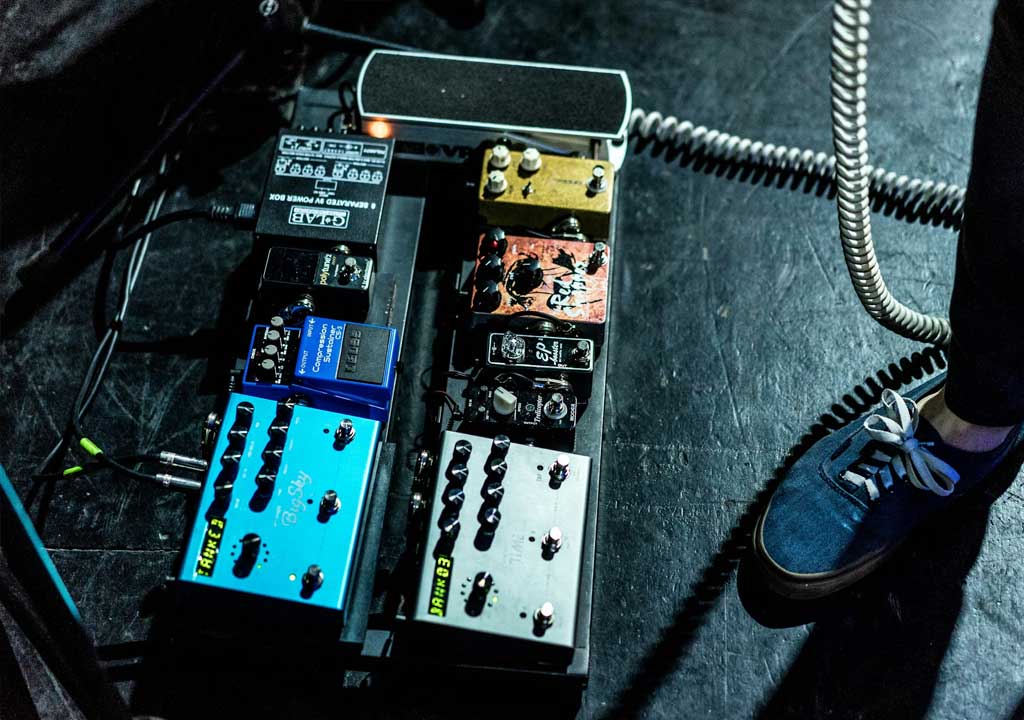Powering Your Pedalboard: Choosing Supplies and Reducing Noise